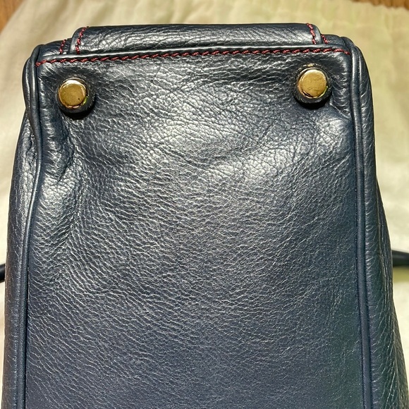 Marc Jacobs leather top handle / shoulder bag. Navy with dark red top stitch - Picture 11 of 16